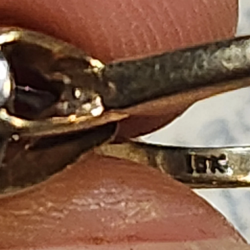 Vintage Solid Gold Diamond  Ring - Picture 14 of 16